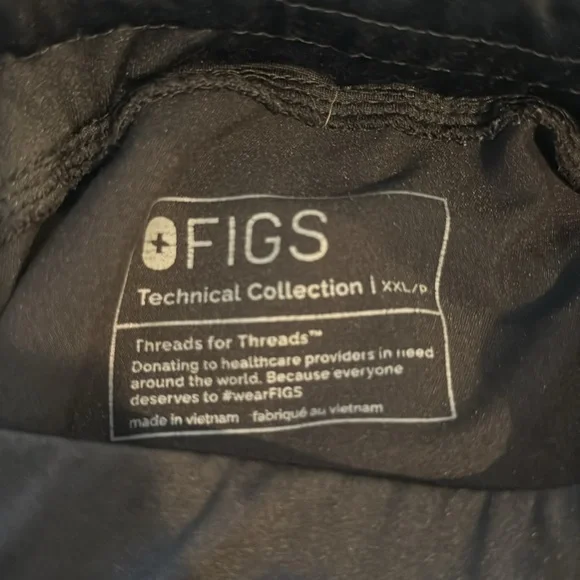 All black figs set with popular petal sleeve top - Picture 5 of 5